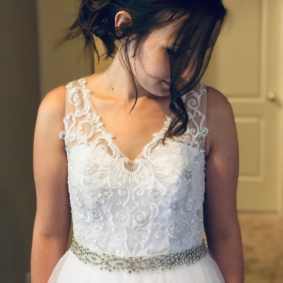 Wedding Dress - Picture 2 of 6